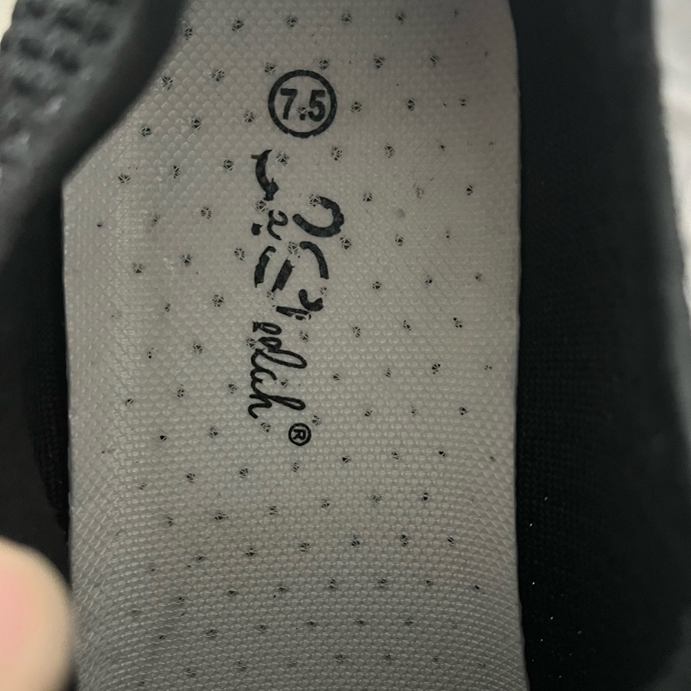 Running Shoes - Picture 4 of 4